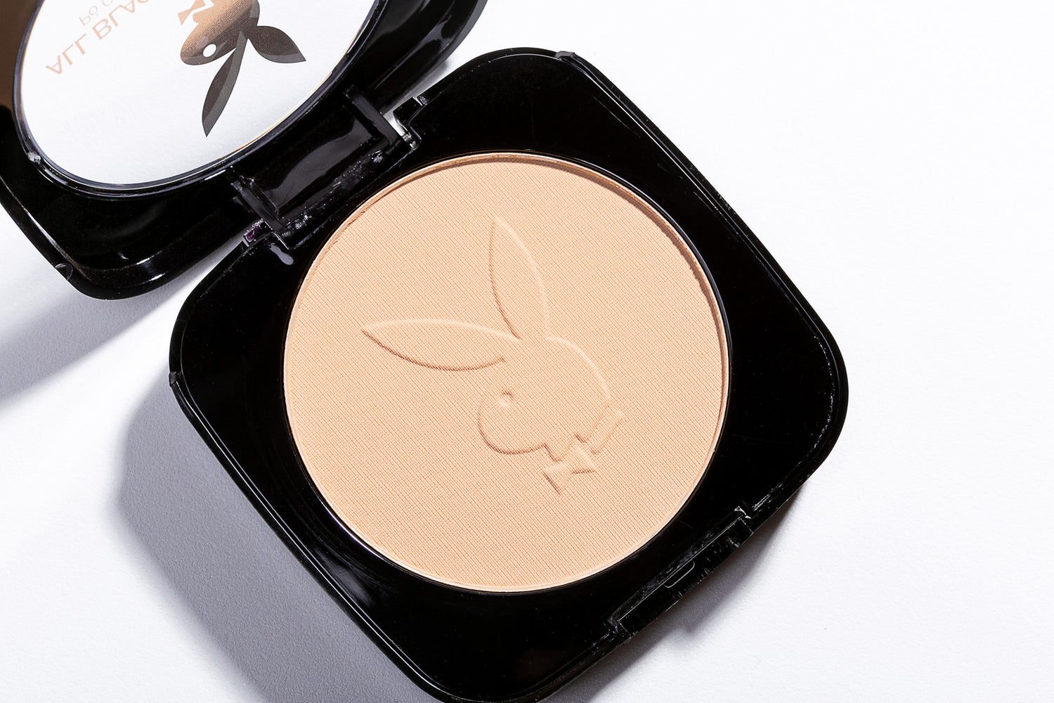 Pó Compacto Coleção All Black - Playboy Beauty